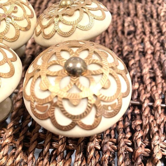 Many sets of 6 Ceramic Gold / cream pull/knob - Picture 2 of 3